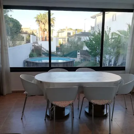 Fuer 2 Personen Und 4 By Interhome